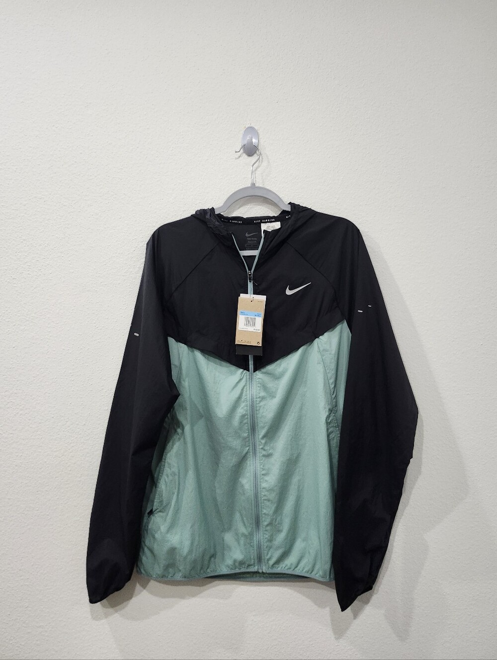 Nike Stride Repel UV Lightweight Running Mens Jacket Size M-TALL HV45148-014 NWT